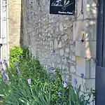 לינה וארוחת בוקר Le Refuge Des Libellules 3*